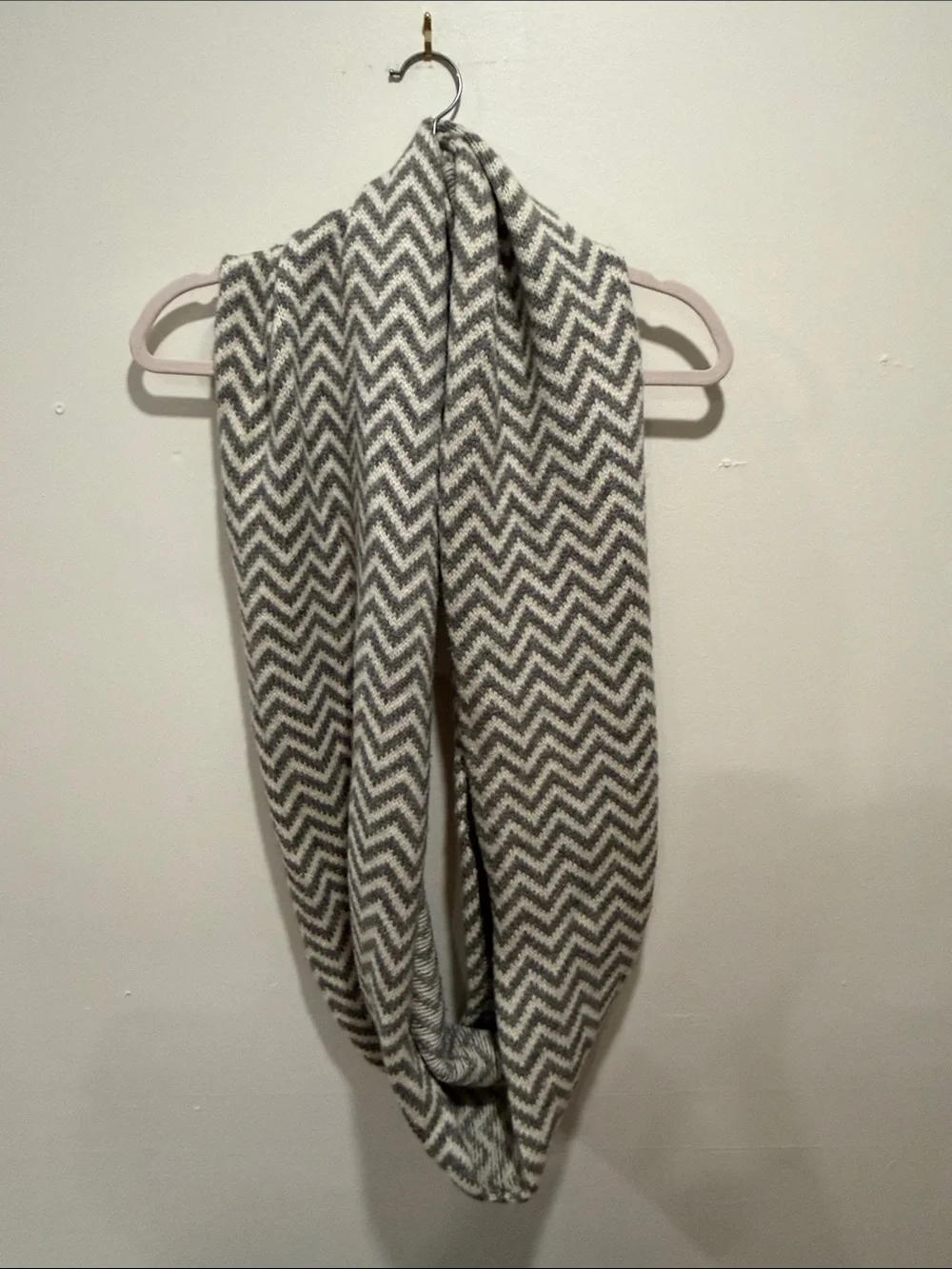 J Crew Gray and White Chevron Infiniti Scarf
